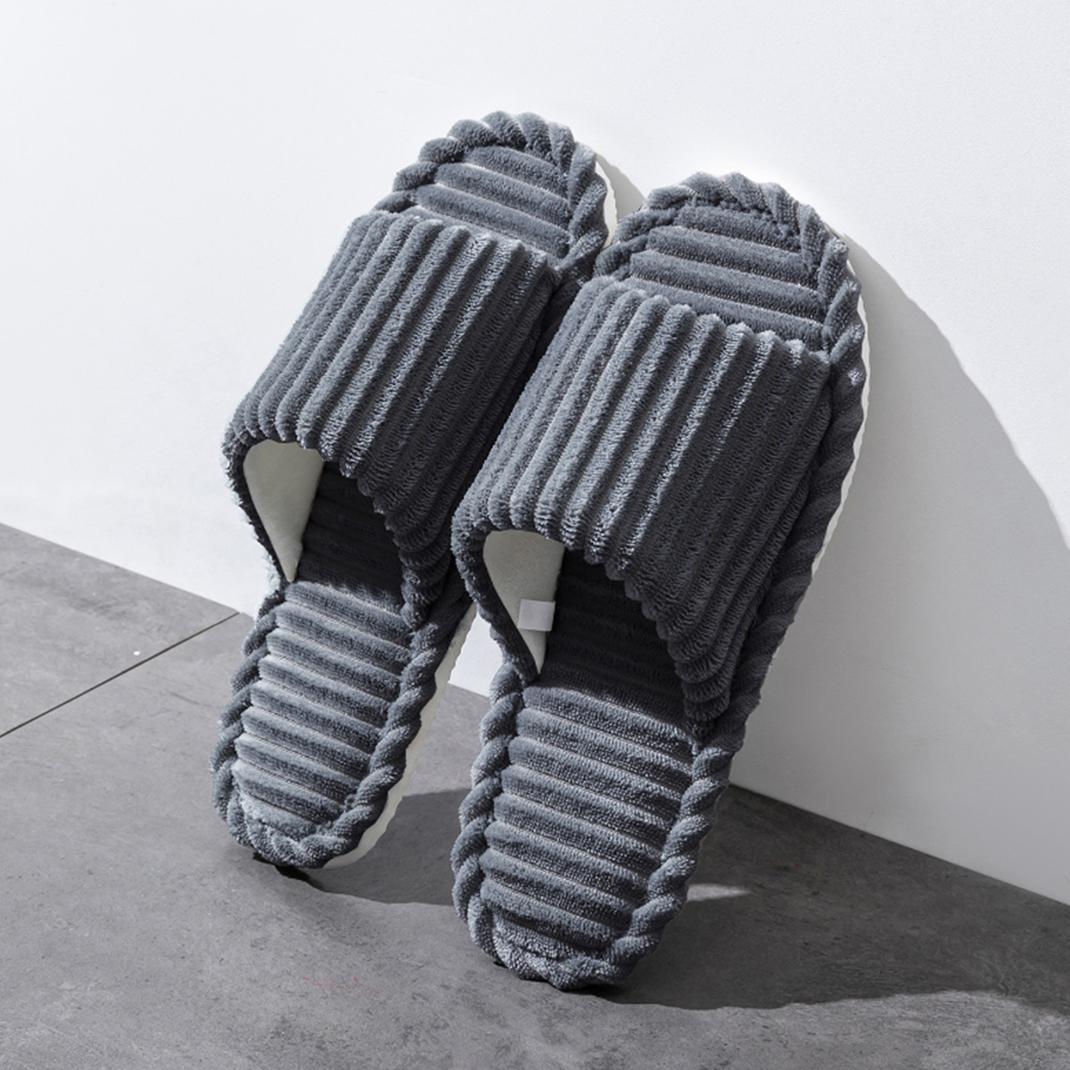 Open-Toe Breathable House Slip - Mule Slip On 评论和价格
